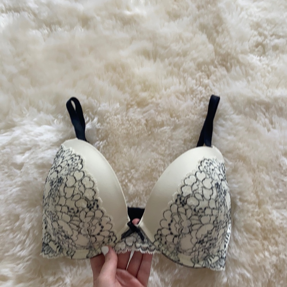 Victoria secret 32DDD PUSH UP BRA